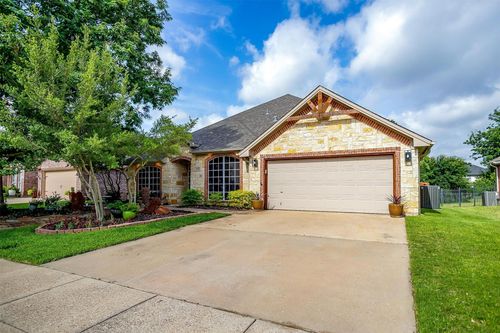 2211 Welch Pl, Mansfield, TX, 76063-5110 | Card Image