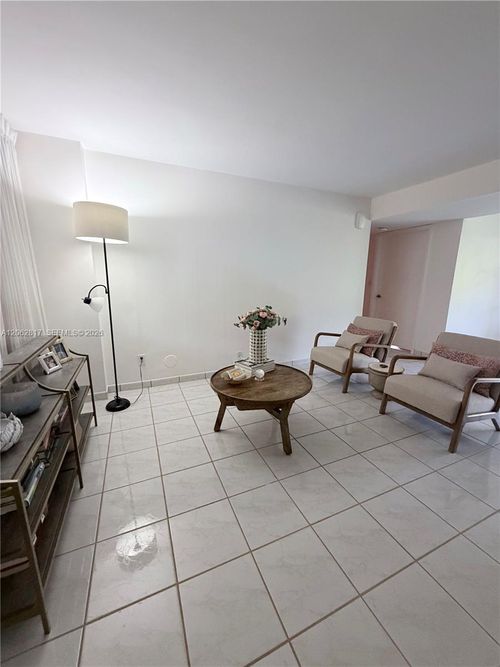 112-17000 Nw 67th Ave, Hialeah, FL, 33015-4057 | Card Image