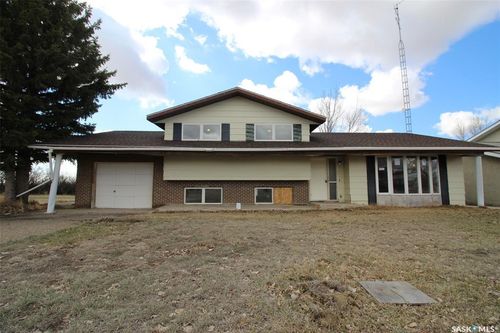 504 3rd Avenue E, Frontier, SK, S0N0W0 | Card Image