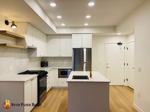 5xx-215 Mcbay Lane, Coquitlam, BC, V3K0H7 | Card Image