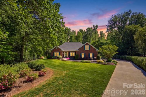 9806 Hofstra Ct, Mint Hill, NC, 28227-5569 | Card Image