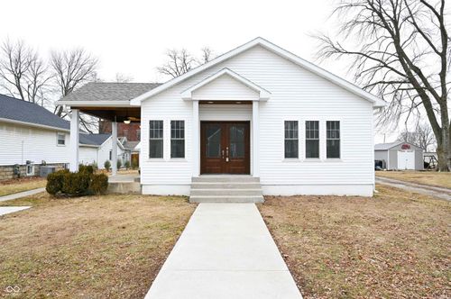 108 E Walnut St, Sharpsville, IN, 46068-9440 | Card Image