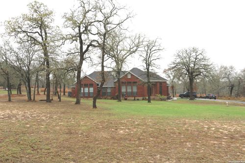 124 Rosewood Dr, La Vernia, TX, 78121-4756 | Card Image