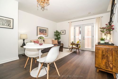 ph7-539 Jarvis St, Toronto, ON, M4Y2H7 | Card Image