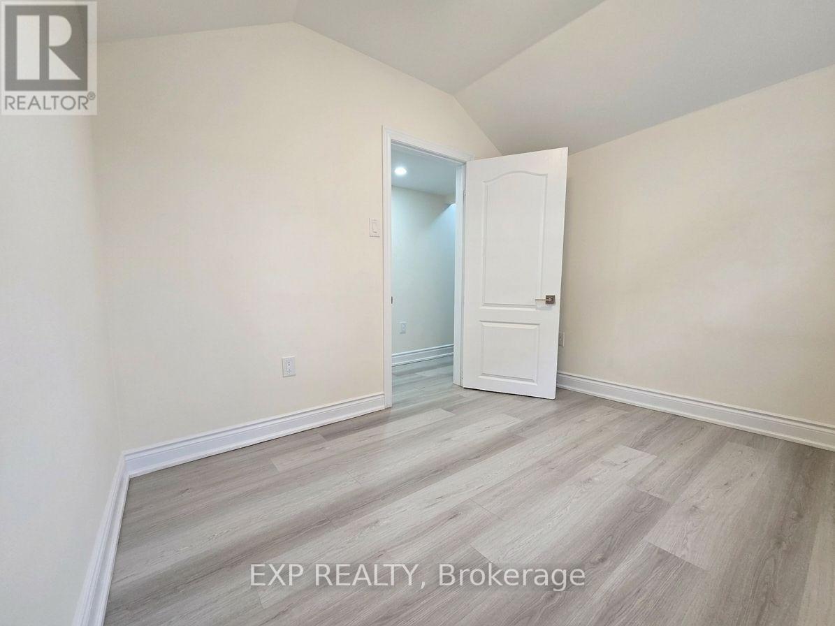 Residential Lease in St. Catharines (E. Chester) 3