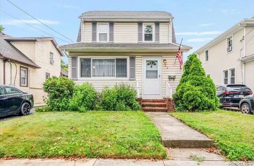 22 Pansy Avenue, Hempstead, NY, 11001 | Card Image