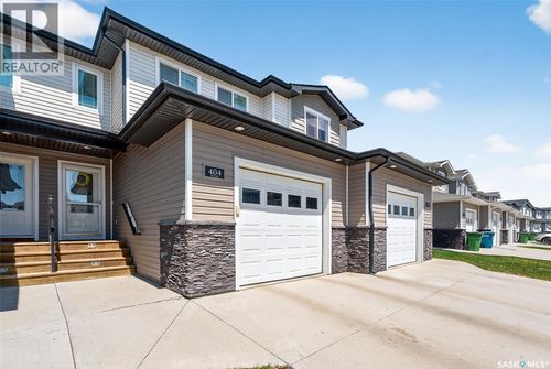 404-940 Bradley St, Moose Jaw, SK, S6H3M4 | Card Image