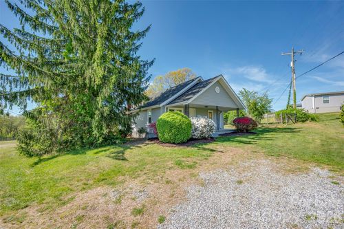 766 Stepp Mill Rd, Hendersonville, NC, 28792-5473 | Card Image