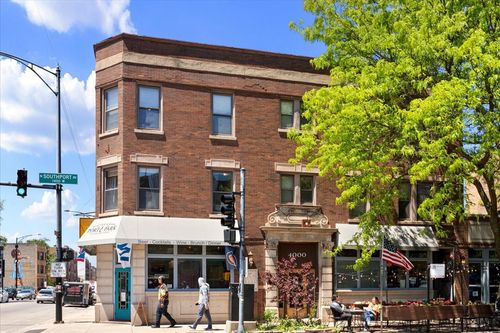 3-4002 Southport Ave, Chicago, IL, 60613-1909 | Card Image