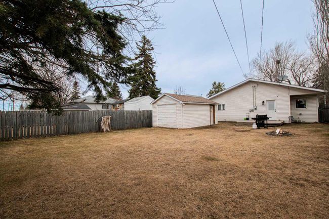 9313 101 Avenue, Home with 3 bedrooms, 1 bathrooms and 1 parking in Grande Prairie AB | Image 16
