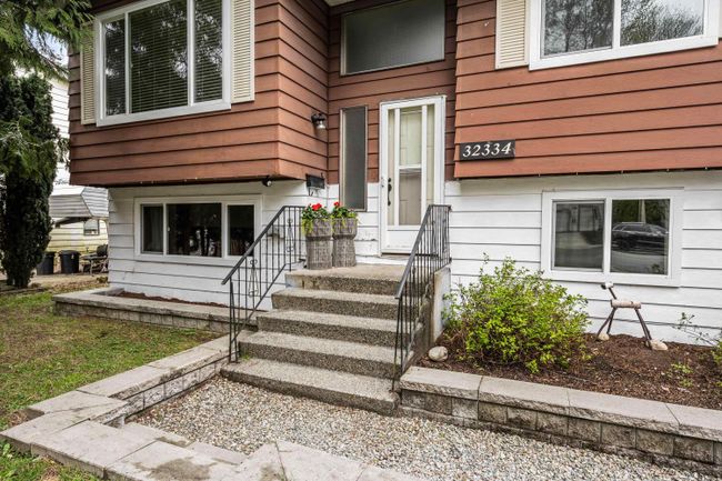 32334 14 Th Avenue, House other with 3 bedrooms, 2 bathrooms and 10 parking in Mission BC | Image 3