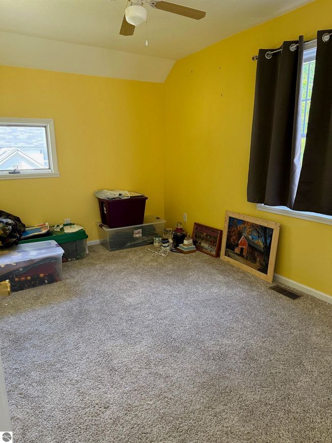 811 E Center St, House other with 3 bedrooms, 2 bathrooms and null parking in Ithaca MI | Image 12