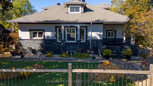 {{alt}} | Card Image