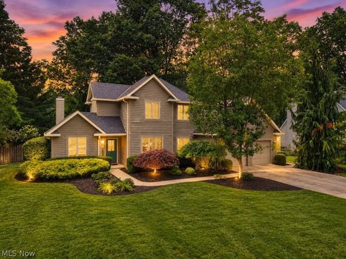 868 Carriage Park Oval, Westlake, OH, 44145-1437 | Card Image