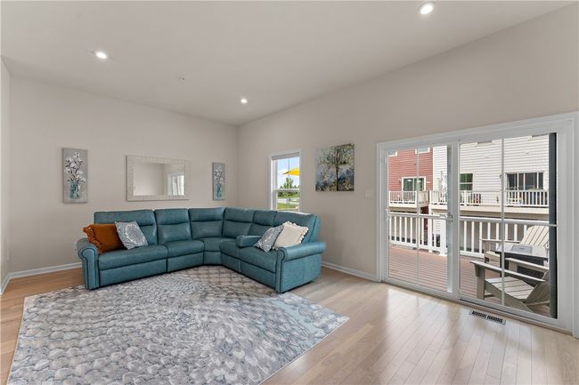 1001 Mohawk Ln, Townhouse with 3 bedrooms, 3 bathrooms and 2 parking in Mars PA | Image 25
