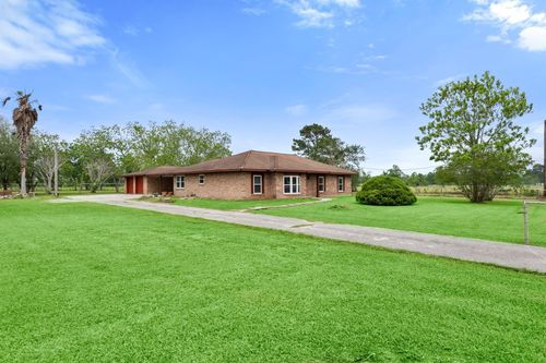 318 County Road 296d, Alvin, TX, 77511-1178 | Card Image