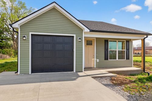 61 E Grubbs Ln, Danville, KY, 40422-9501 | Card Image