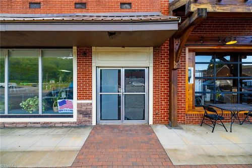 304 S Jefferson Ave, West Jefferson, NC, 28694-9806 | Card Image