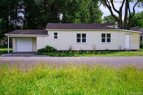 36807 Jefferson Ave, Harrison Township, MI, 48045-2920 | Card Image