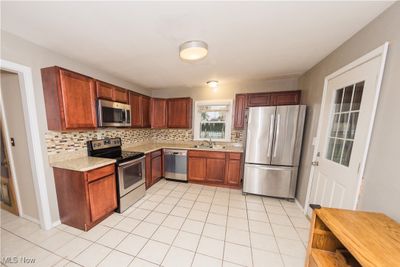 2995 Stoney Ridge Road, House other with 3 bedrooms, 2 bathrooms and null parking in Avon OH | Image 2