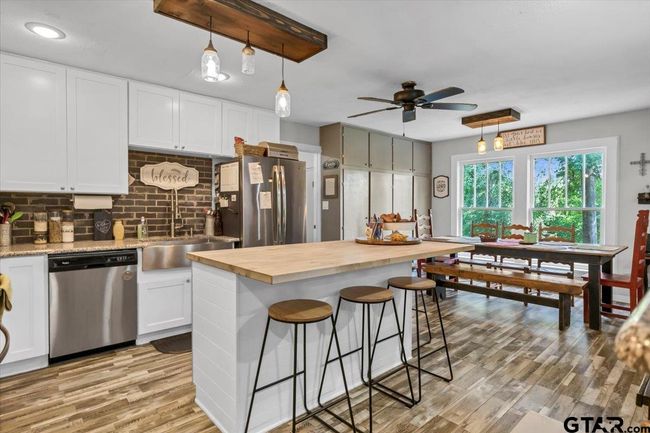 14325 County Road 2141, Home with 3 bedrooms, 2 bathrooms and null parking in Troup TX | Image 14
