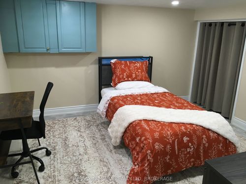 lower-bedroom-2-3968 St Peter Ave, Niagara Falls, ON, L2J2N8 | Card Image