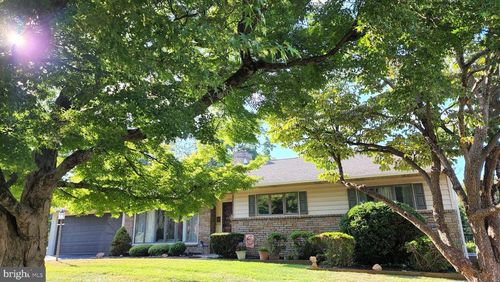 490 Paxon Hollow Rd, BROOMALL, PA, 19008-3112 | Card Image
