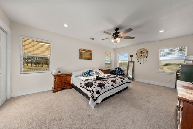 717 Oak Knoll Ln, Home with 3 bedrooms, 3 bathrooms and 1 parking in Elm Mott TX | Image 28