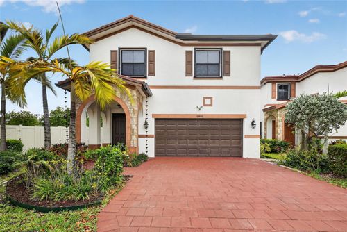 10400 W 35th Way, Hialeah, FL, 33018-2125 | Card Image