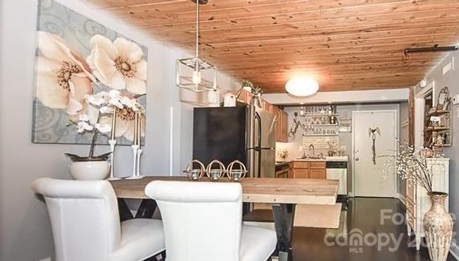 APT-128 - 201 S Hoskins Rd, Condo with 2 bedrooms, 1 bathrooms and null parking in Charlotte NC | Image 4