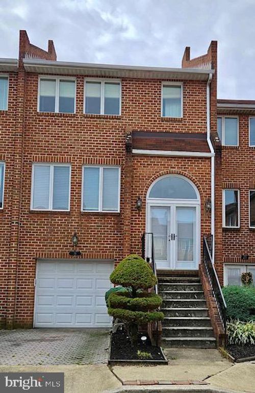 19 Glasshouse Garth, NOTTINGHAM, MD, 21236-1700 | Card Image