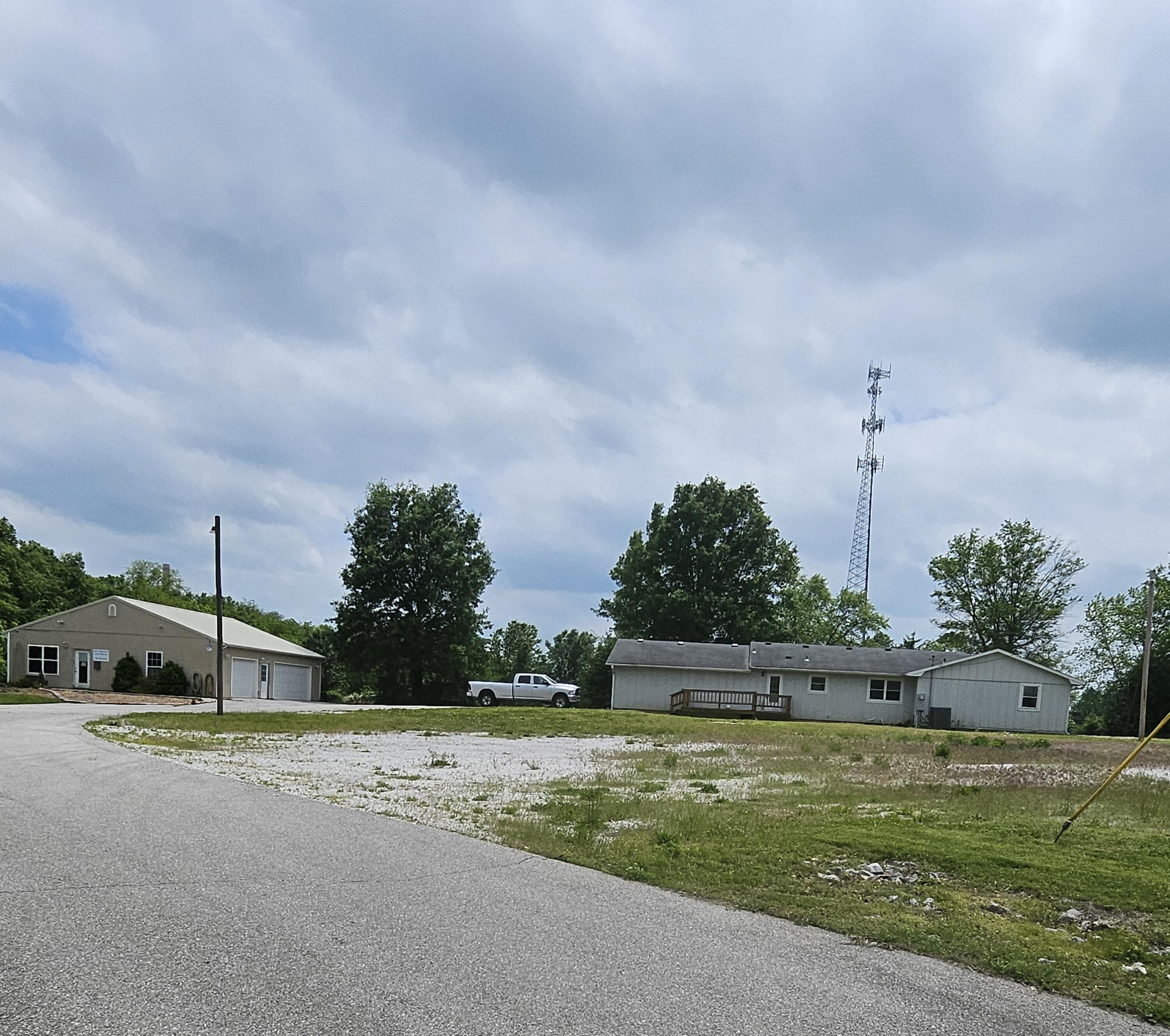 5194 W Sunshine St, Springfield, MO 65802