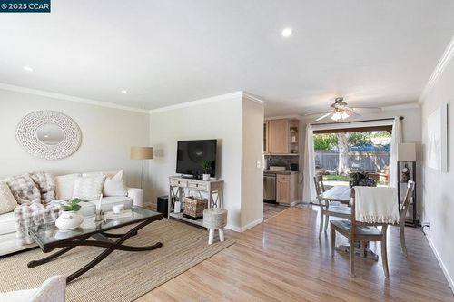 28 Westwood Ave, Napa, CA, 94558-5610 | Card Image