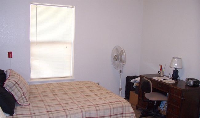 303 E Avenue E, Condo with 1 bedrooms, 1 bathrooms and null parking in Hooks TX | Image 18