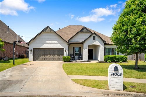 14302 Florence Ave, Bixby, OK, 74008-8039 | Card Image