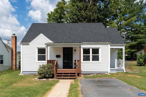 517 King Ave, WAYNESBORO, VA, 22980-3742 | Card Image