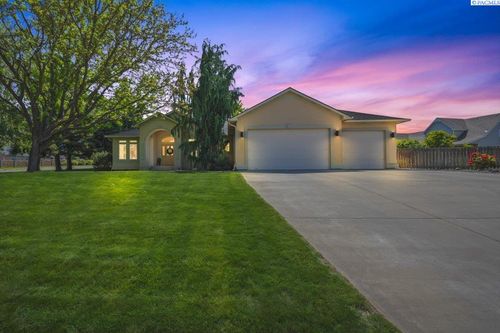 4401 W 19th Ave, Kennewick, WA, 99338-1803 | Card Image
