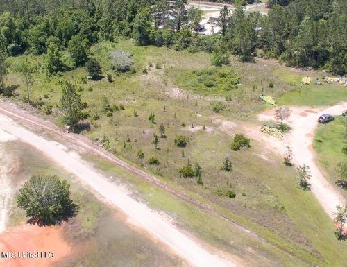 17089 Lamey Ln, Biloxi, MS, 39532-9469 | Card Image