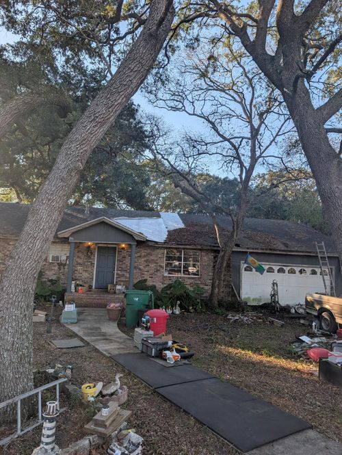 1584 Cedar St, Niceville, FL, 32578-8701 | Card Image