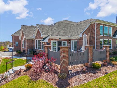 1548 Parkwood Pointe Dr, Crescent, PA, 15046-3816 | Card Image