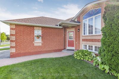 1289 Vincent Cres, House other with 2 bedrooms, 2 bathrooms and 6 parking in Innisfil ON | Image 3