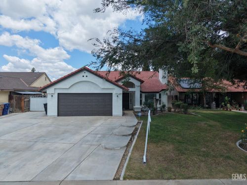 9200 Lacroix Ct, Bakersfield, CA, 93311-1803 | Card Image