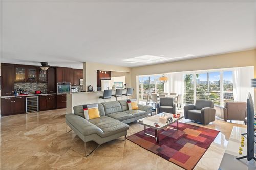 606-3050 Ne 47th Ct, Fort Lauderdale, FL, 33308-5356 | Card Image