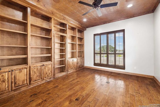 2021 Vista Ridge Dr, House other with 3 bedrooms, 3 bathrooms and null parking in Kerrville TX | Image 14