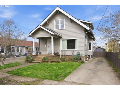 8243 Ne Hassalo St, Portland, OR, 97220-5711 | Card Image