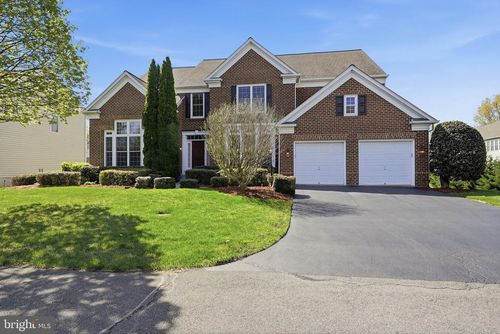 4909 Sammy Joe Dr, Fairfax, VA, 22030-8273 | Card Image