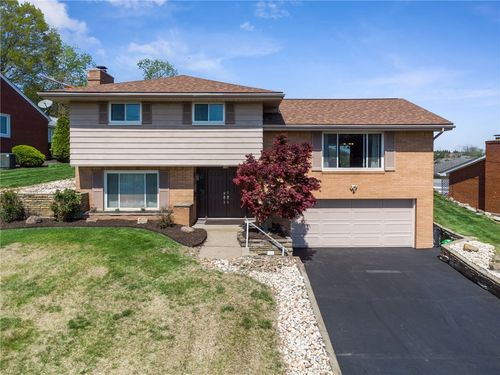 154 Manchester Dr, Irwin, PA, 15642-3253 | Card Image