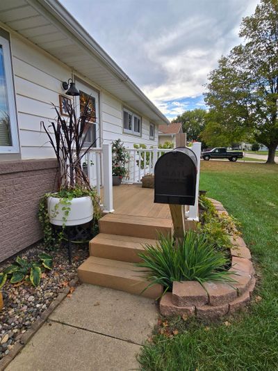 725 E 2nd Ave, House other with 3 bedrooms, 2 bathrooms and null parking in Cresco IA | Image 2