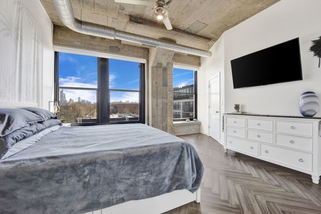 UNIT-337 - 1033 W 14 Th Pl, Condo with 3 bedrooms, 2 bathrooms and 1 parking in Chicago IL | Image 12