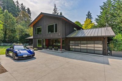 5664 Marine Dr, House other with 4 bedrooms, 3 bathrooms and 6 parking in West Vancouver BC | Image 1